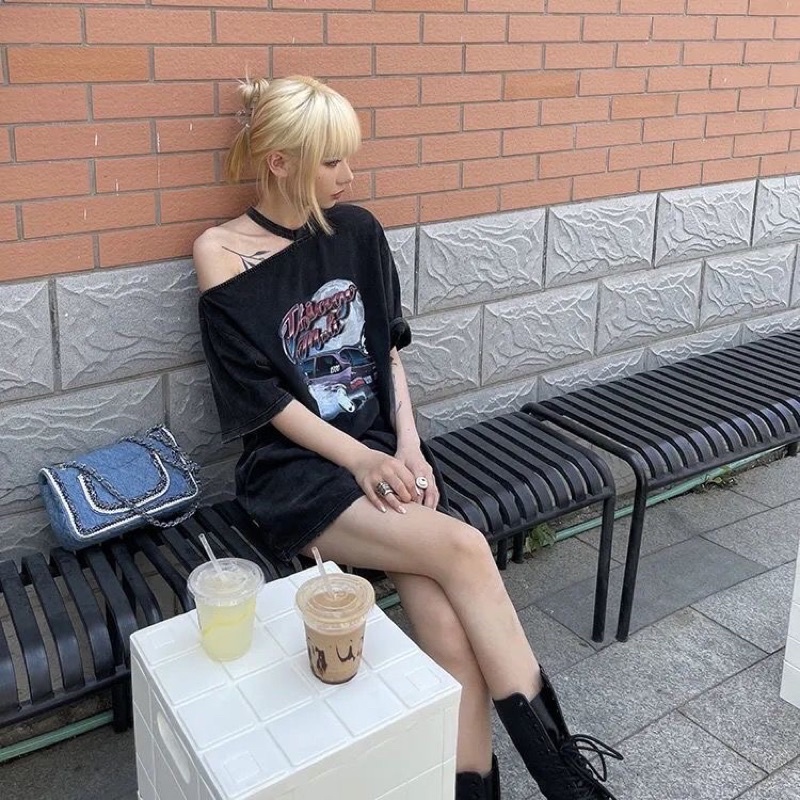 Áo phông xẻ vai đen cá tính oversize