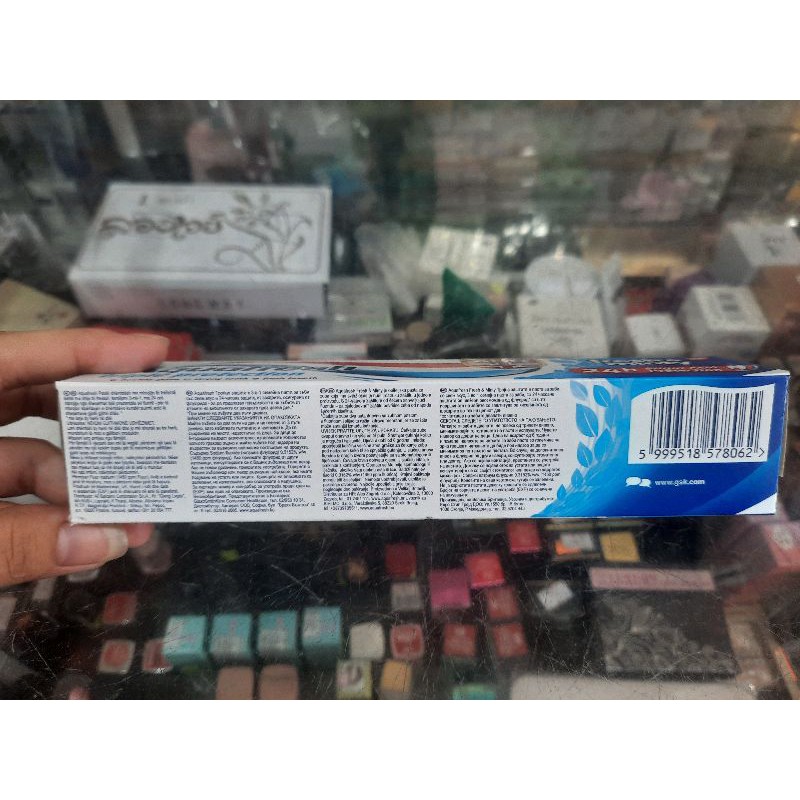 Kem đánh răng Aquafresh fresh &amp; minty – tuýp 100ml