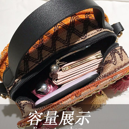 TÚI TRÒN NỮ ĐEO CHÉO THỔ CẨM TUA RUA TT 24 | BigBuy360 - bigbuy360.vn