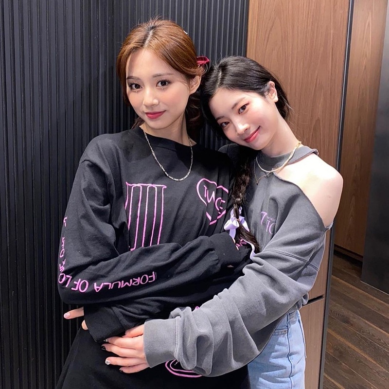 Áo Hoodie Dài Tay In Tên Các Thành Viên Nhóm Nhạc TWICE 4TH WORLD TOUR