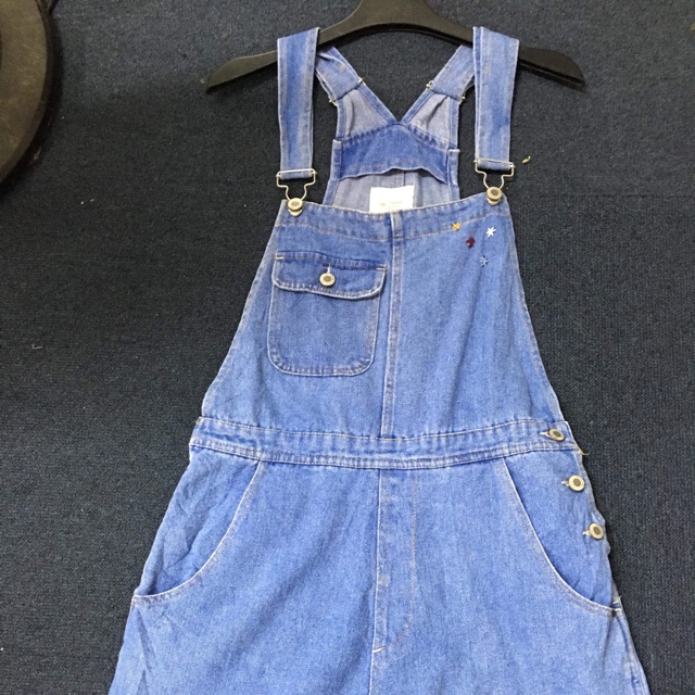 Yếm jean trẻ trung
