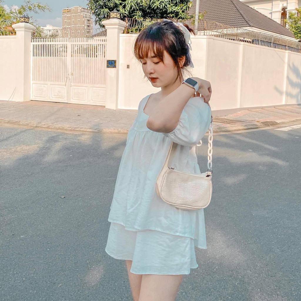 Set đồ màu trắng gồm áo và quần form chuẩn không kén dáng thiết kế sau lưng áo thắt nơ nhẹ chất đũi Bera set | BigBuy360 - bigbuy360.vn