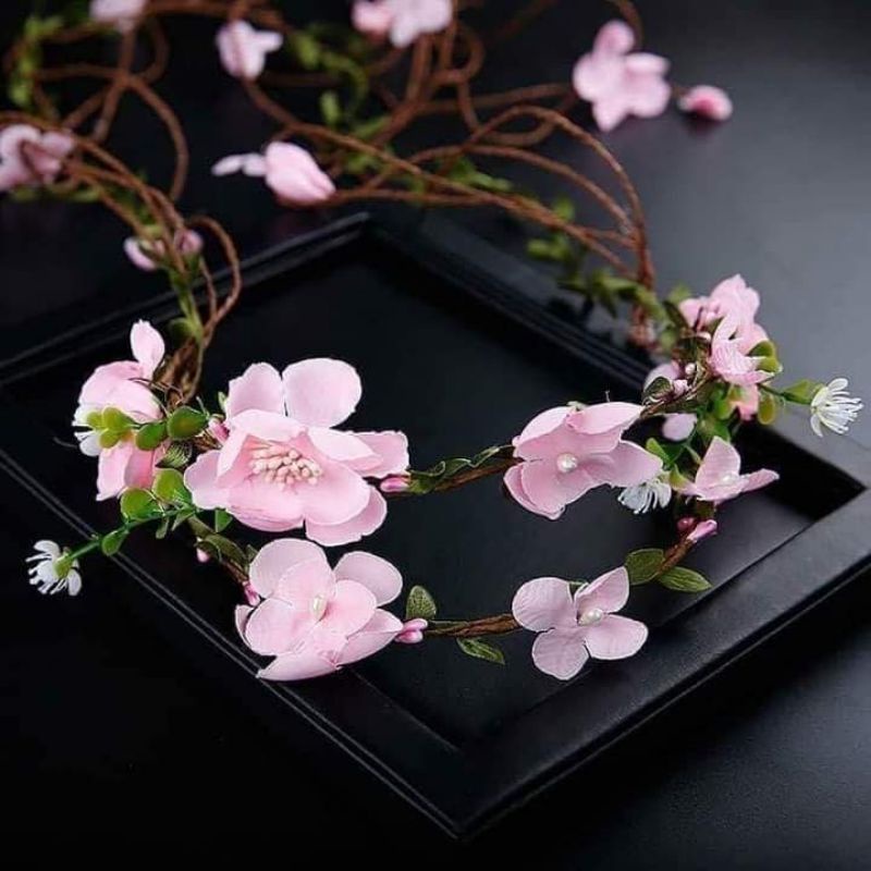 dây hoa quấn tóc cô dâu