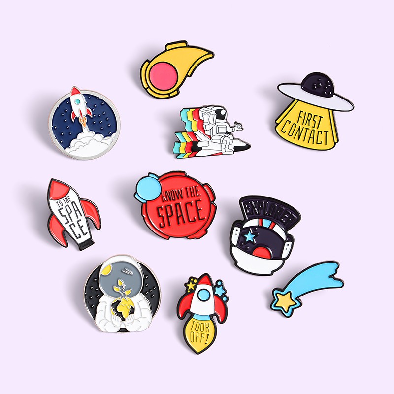 Pin cài áo Vũ trụ