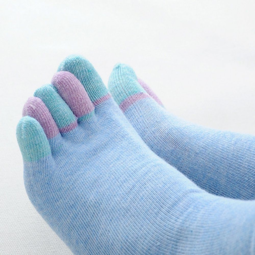Tất có ngón chân ấm áp và vừa vặn một cách tự nhiên