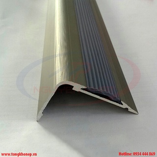 NẸP CHỐNG TRƠN CẦU THANG TL30