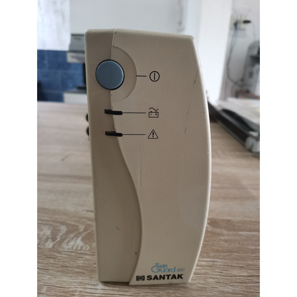 Bộ Lưu Điện UPS Santak TG500