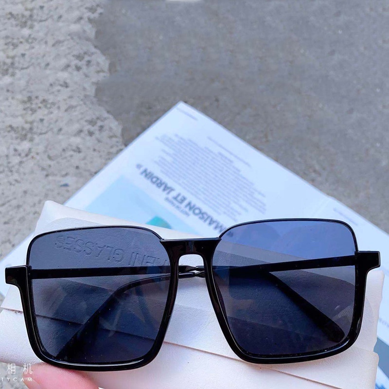 Kính râm gọng vuông dày phong cách sành điệu thời trang 2021 cho nam và nữ