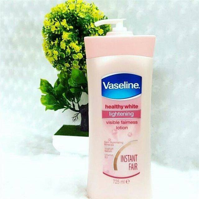 Sữa dưỡng thể trắng da Vaseline White Lightening 725ml