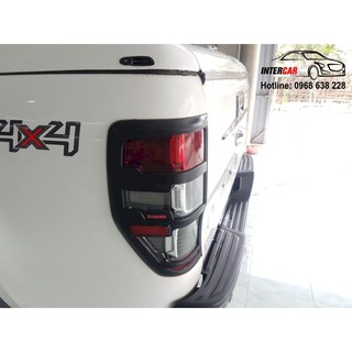 Ốp trang trí đèn hậu Ford Ranger
