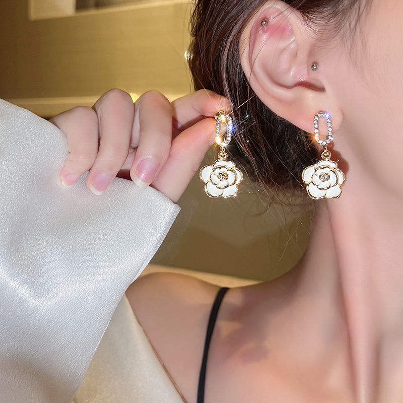 Bông Tai Hình Hoa Trà Cao Cấp Phong Cách Pháp Cổ Điển Thời Trang Mùa Đông