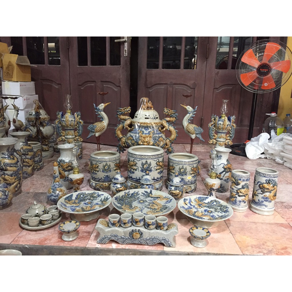 Bộ đồ thờ men rạn Bát Tràng đắp nổi thủ công