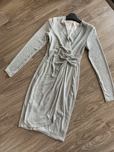 Đầm sequen nhũ dúm eo