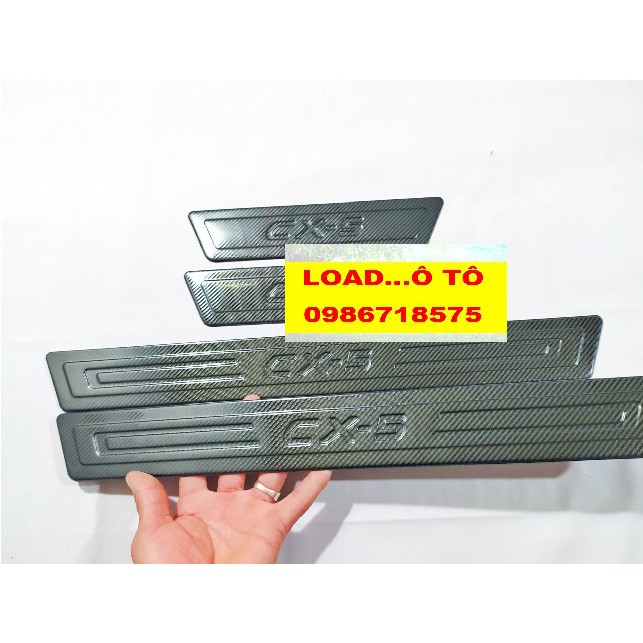Ốp Bậc Cửa, Nẹp Bước Chân Trong, Ngoài Xe Mazda CX5 2022-2018 Mẫu carbon Cao Cấp