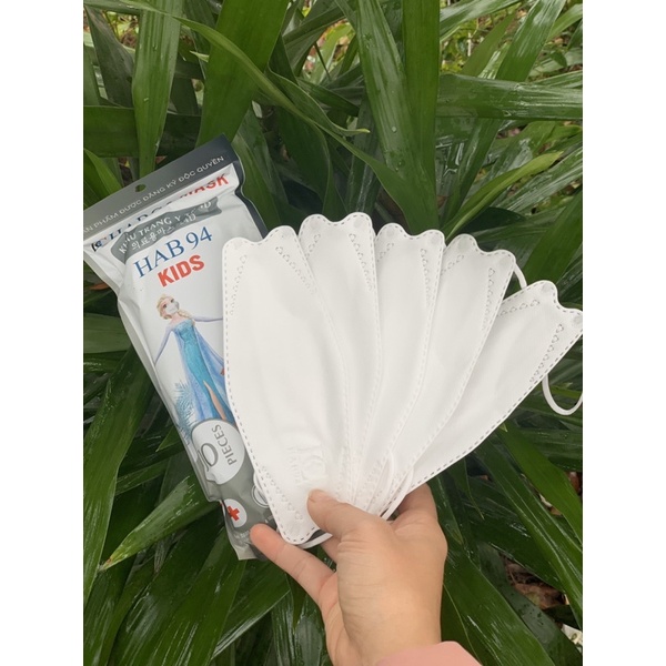 Khẩu trang KF94 trẻ em thùng 300 chiếc (từ 5 tuổi trở lên)