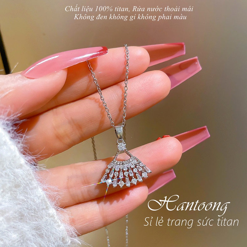 Vòng cổ nữ titan không gỉ dây chuyền nữ mạ bạc mặt  hình chiếc váy đính đá pha lê cao cấp mẫu mới 2022