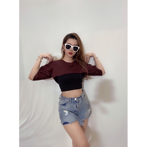 Áo croptop thun nỉ cánh dơi form rộng hở ngực in chữ đen, 2 màu