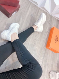 XẢ KHO giày thể thao trắng