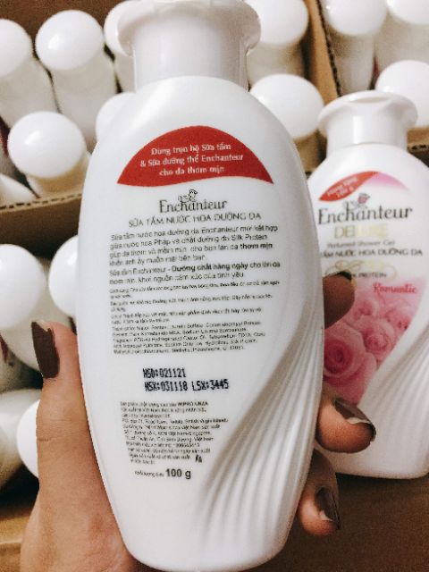 Sữa tắm nước hoa Enchanteur 100ml