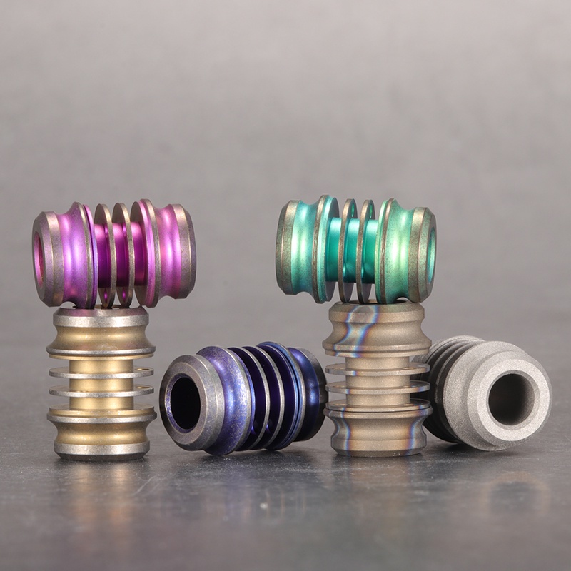 Mặt Dây Chuyền Hình Ống Gas Tritium Phát Sáng Trong Bóng Tối 15 Năm Bằng Hợp Kim Titan CNEDC