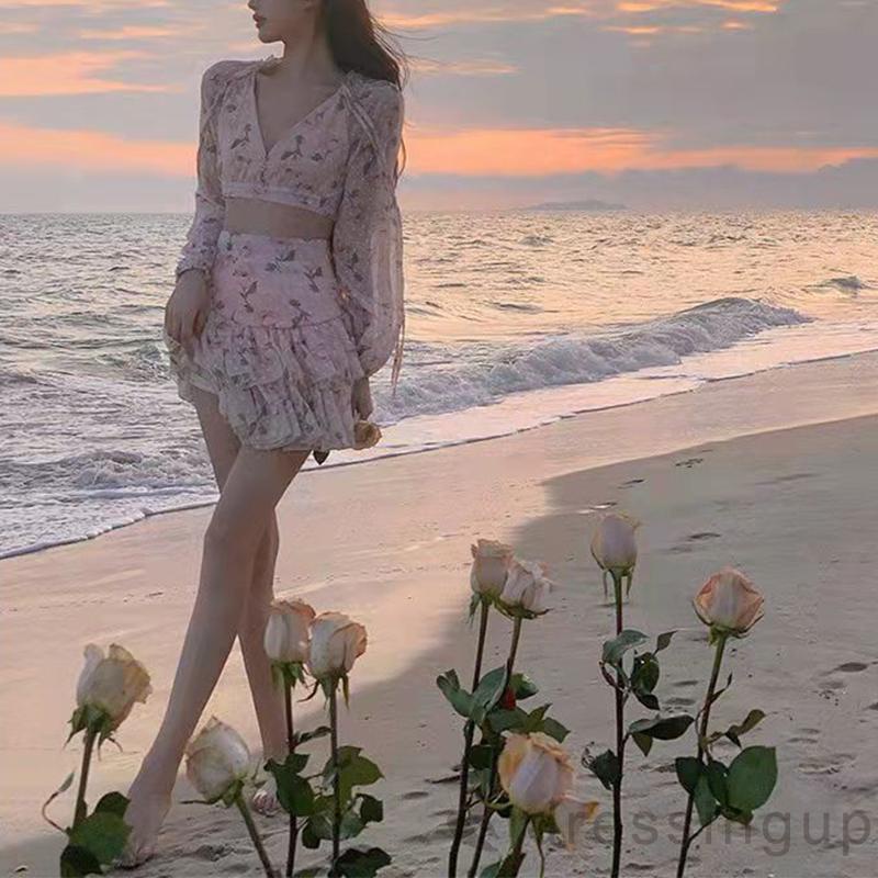 Bộ Trang Phục 2 Mảnh Gồm Áo Lửng Cổ Chữ V Sâu Và Chân Váy Ngắn In Họa Tiết Hoa Thời Trang Mùa Hè Cho Nữ
