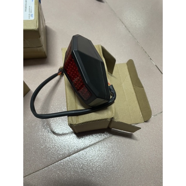 Đèn hậu tích hợp xi nhan