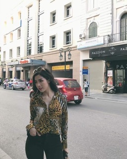 Áo sơ mi hoạ tiết da báo