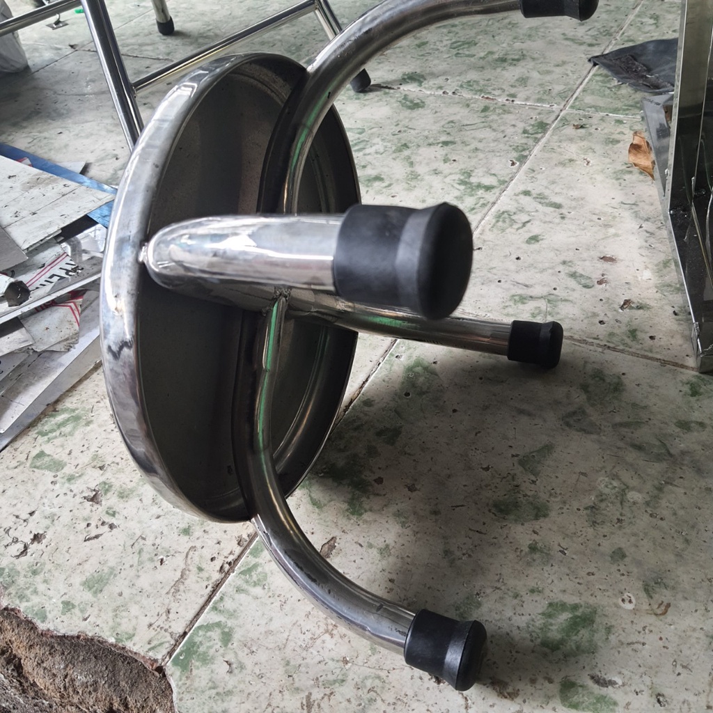 Ghế inox ngồi thấp rửa chén bát , giặt đồ , làm bánh, người già ngồi tắm . Cao 15cm lên mặt ghế