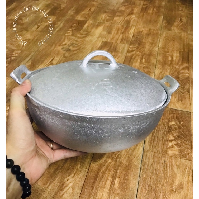 Nồi gang đúc kho cá thịt, nấu lẩu đk 25cm ( số 5 )