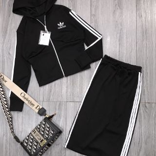 Set áo khoá mũ + chân váy len