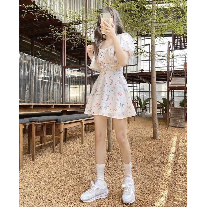 [Mã SKAMA06 giảm 8% tối đa 50K đơn 250K] Đầm hoa hở lưng đắp ren | BigBuy360 - bigbuy360.vn