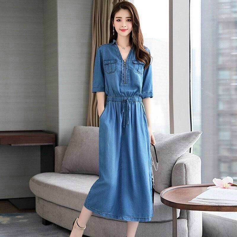 ĐẦM JEAN XOÈ PHỐI DÂY KÉO  Chất: denim xuất khẩu Màu: xanh Kiểu dáng: đầm xoè, cổ V cách điệu sơ mi, tay ngắn cài nút, n