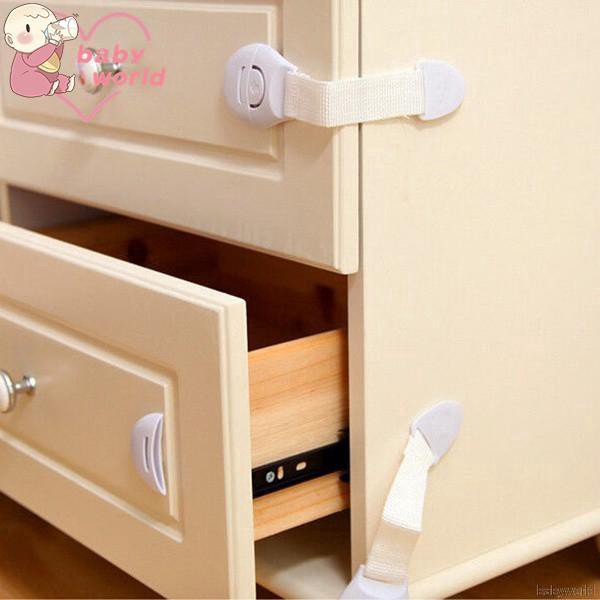 Khóa an toàn gắn tủ lạnh đảm bảo an toàn cho em bé