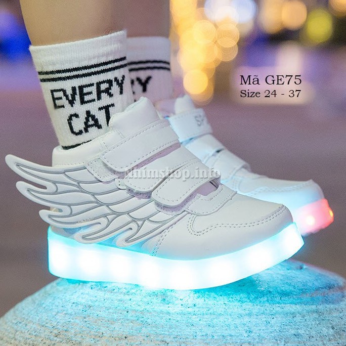 Giày bé trai bé gái có đèn LED phát sáng sạc USB thông minh cho bé 2 đến 12 tuổi sneaker trắng cánh thiên thần GE75 - Hà