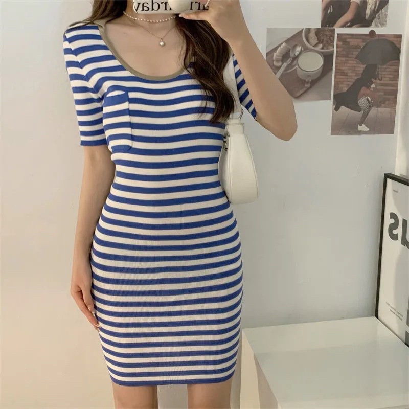 Váy đầm len body cộc tay cổ bẻ sẻ V túi ngực kẻ ngang nhỏ hot