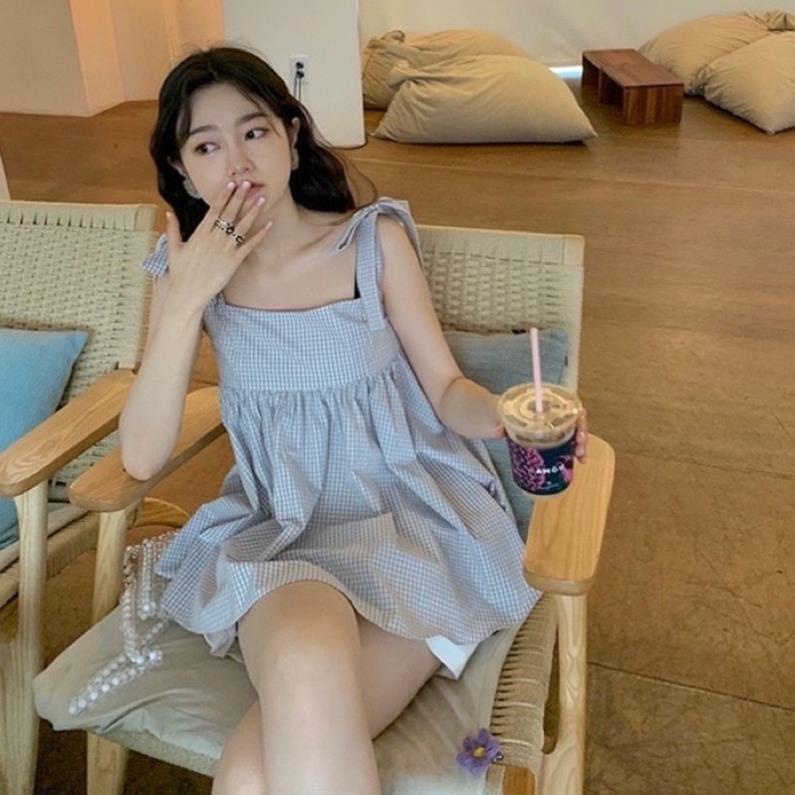 Set Style Hàn Quốc-Set Áo Babydoll Hai Dây Thắt Nơ Kẻ Xanh Và Quần Short Trắng Cực Xinh