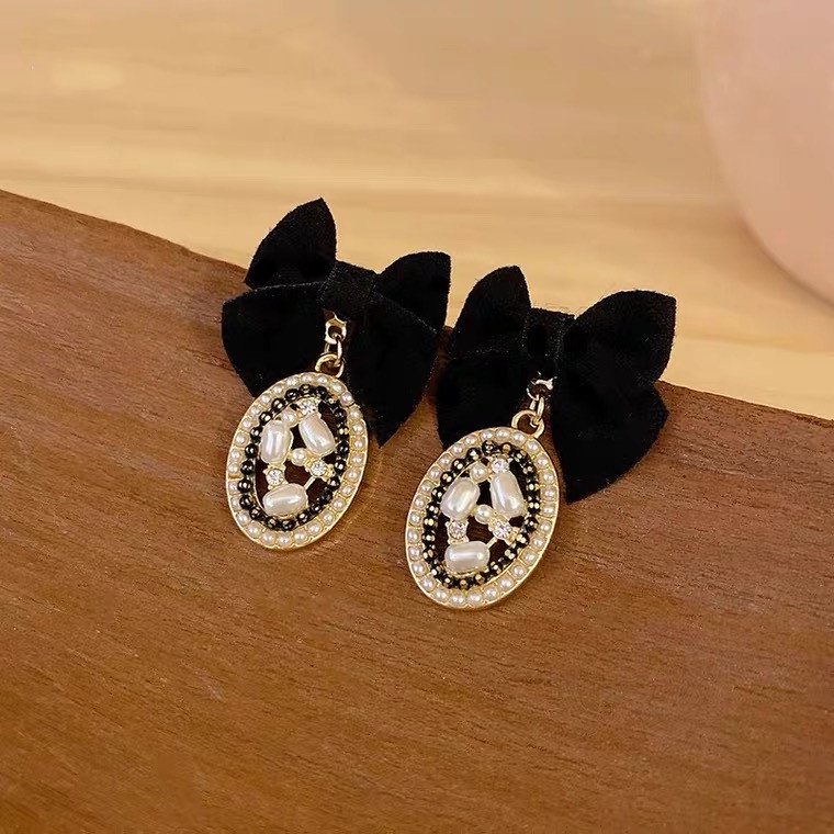 Bông Tai Hình Nơ Đen Đính Ngọc Trai Thời Trang Hàn Quốc Dành Cho Nữ