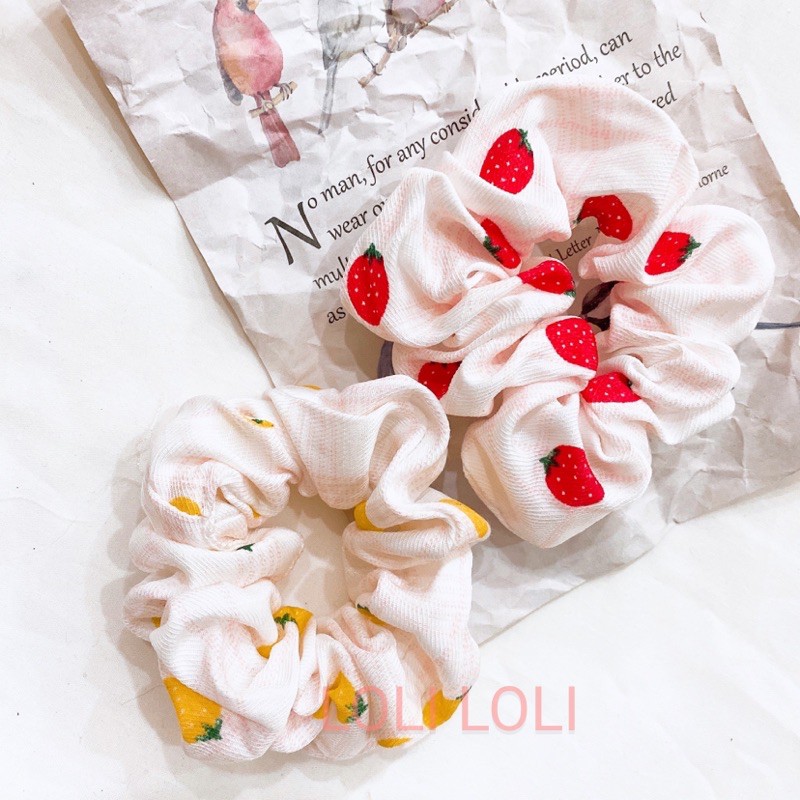 Scrunchies  cột tóc caro  trái dâu nhí xinh xinh.Buộc  tóc hoạ tiết trái cây Hoa quả dễ thương nhiều màu LOLI