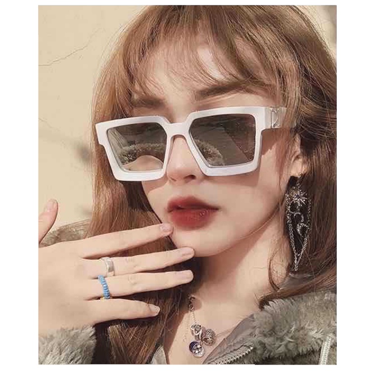 Mắt kính râm mát nam nữ chữ V gọng kính vuông màu trắng thời trang đẹp cá tính, đi biển, chụp ảnh kỷ yếu iLita hottrend