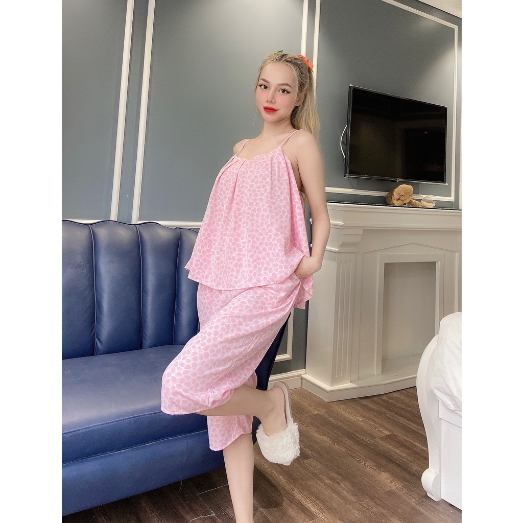 Bộ Đồ Ngủ 2 Dây NADO, Bộ Lửng Đồ Mặc Nhà Áo Hai Dây Xếp Ly Ngực Đẹp Vải Lụa Mát Ít Nhăn Thời Trang Nữ Dưới 65kg | BigBuy360 - bigbuy360.vn