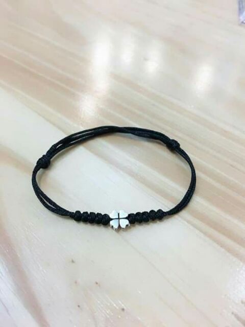 Vòng handmade cỏ 4 lá bạc