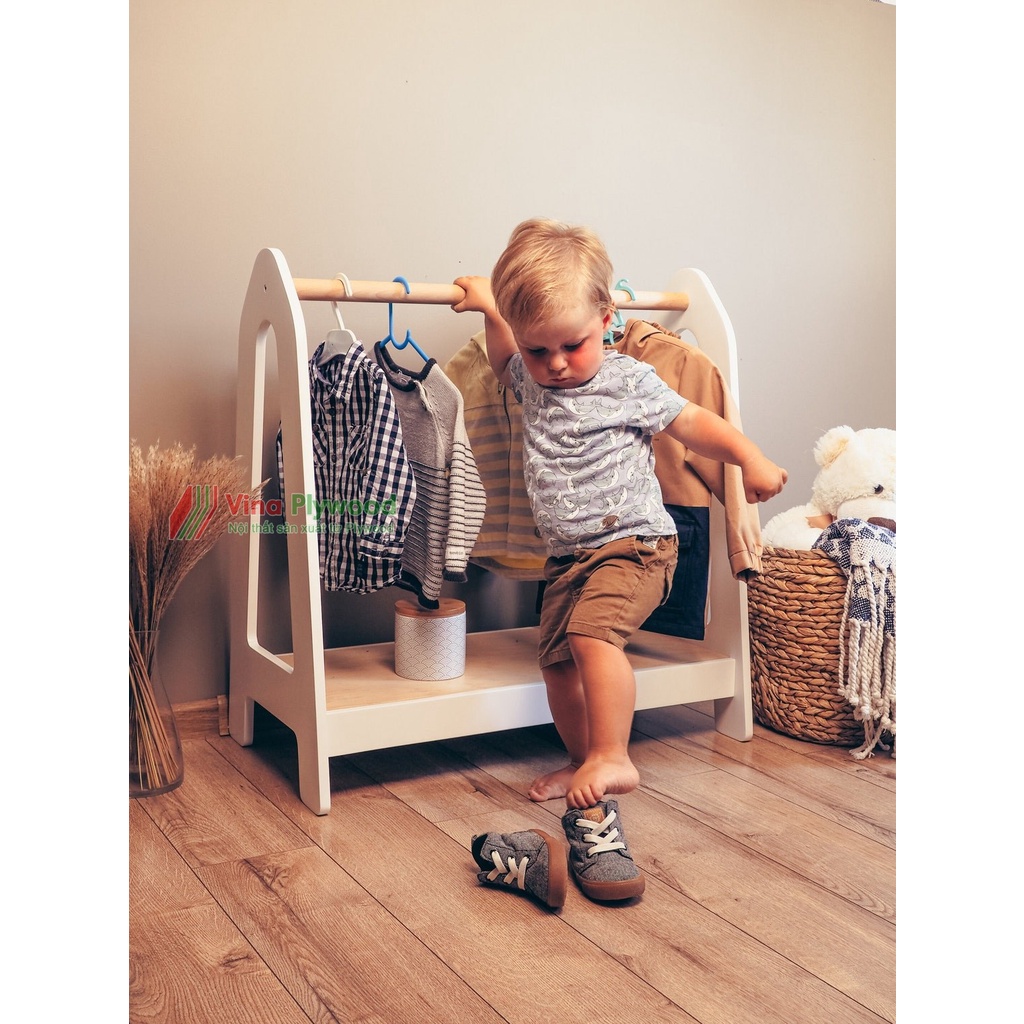 Gía treo quần áo trẻ em, Nội thất Montessori làm bằng Plywood phủ melamin an toàn cho bé