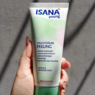 KEM TẨY DA CHẾT ISANA