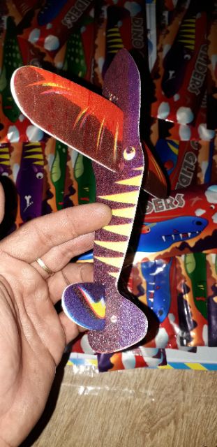 Một chiếc máy bay phóng tay bằng xốp rất đẹp