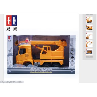 Mô hình xe cần cẩu E226 kích thước lớn.