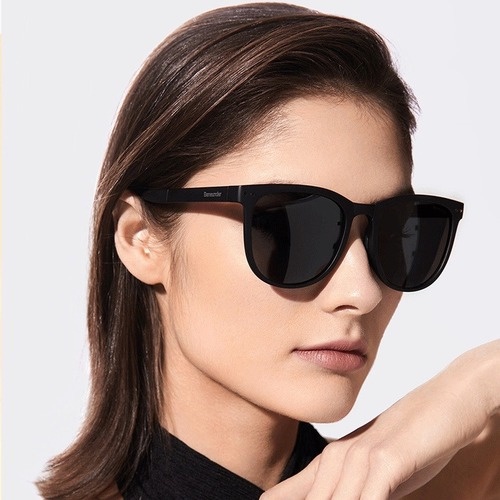 Kính mát gọng nhựa có thể gấp lại tiện lợi