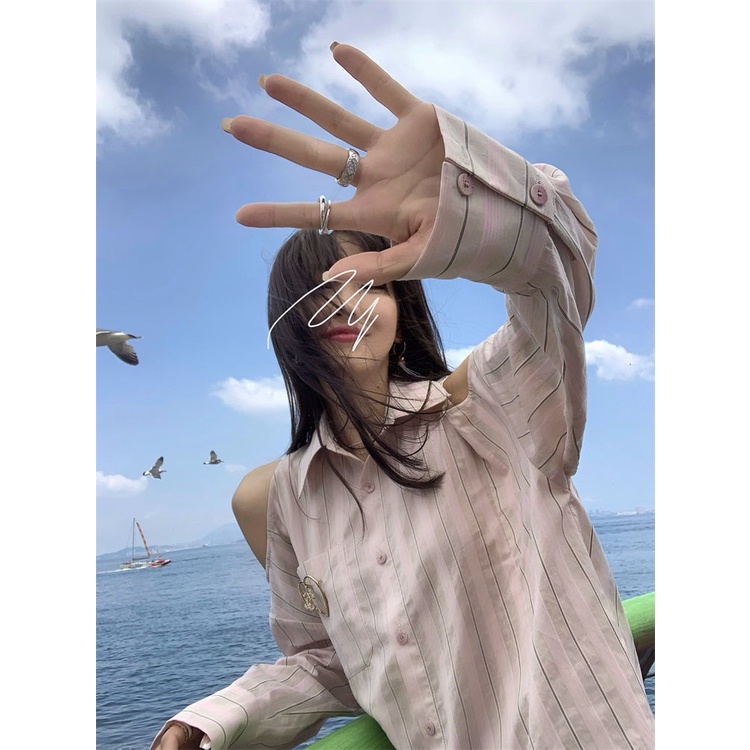 Áo Sơ Mi Kẻ Sọc Hở Vai Đính Nơ Xinh Xắn Cho Nữ