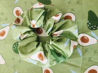 Cột tóc Scrunchies mẫu quả bơ
