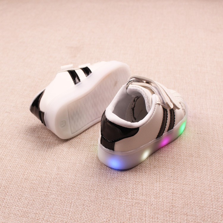 Giày sneakers đế bằng mũi vỏ sò có đèn led phát sáng thời trang cho bé trai và bé gái