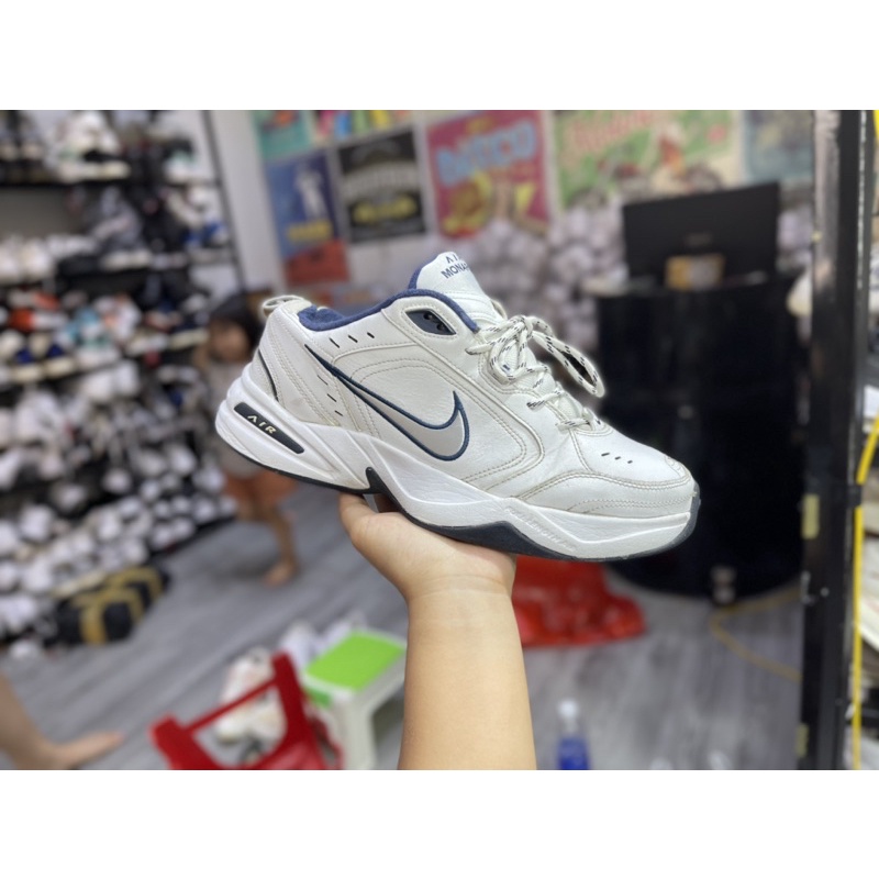 GIÀY NIKE AIR MONARCH